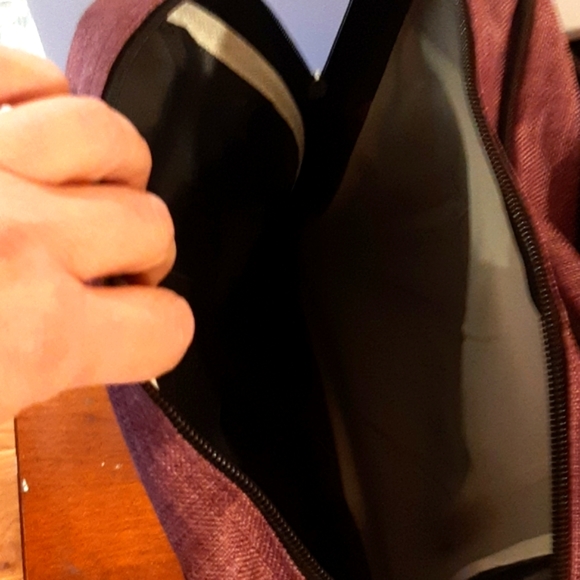 Large Weekender Bag.     Smoke free home - Picture 6 of 6